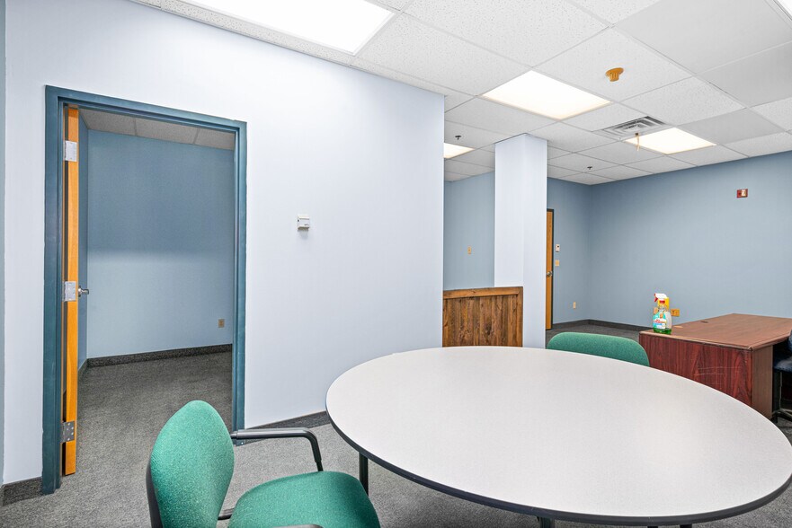 More Photos Of 202 E Superior St, Duluth Office For Sale