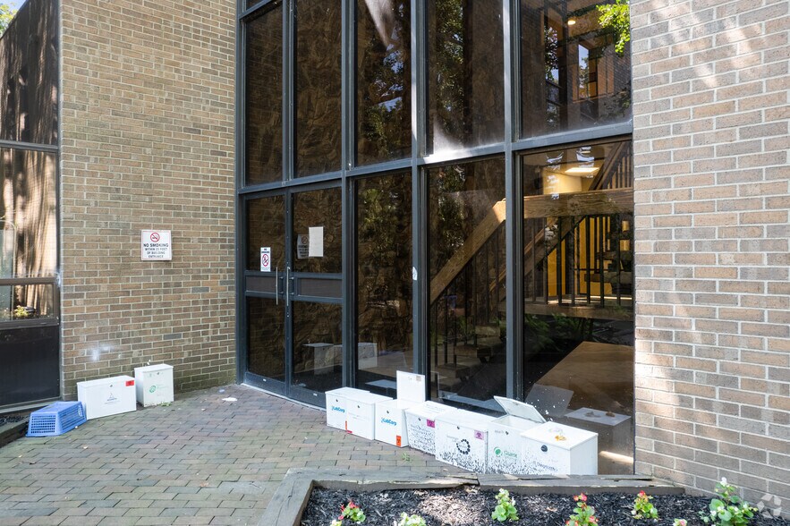 More Photos Of 555 Kinderkamack Rd, Oradell Medical For Lease