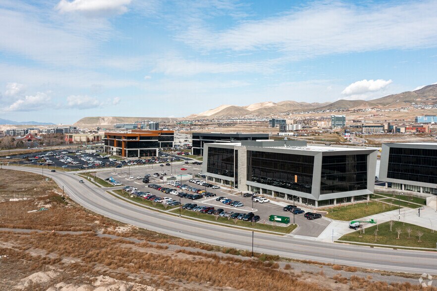 More Photos Of 1850 W Ashton Blvd, Lehi Office For Lease