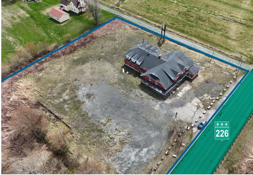 More Photos Of 305 Rang Du Pays-Brulé, Saint-Célestin Freestanding For Sale