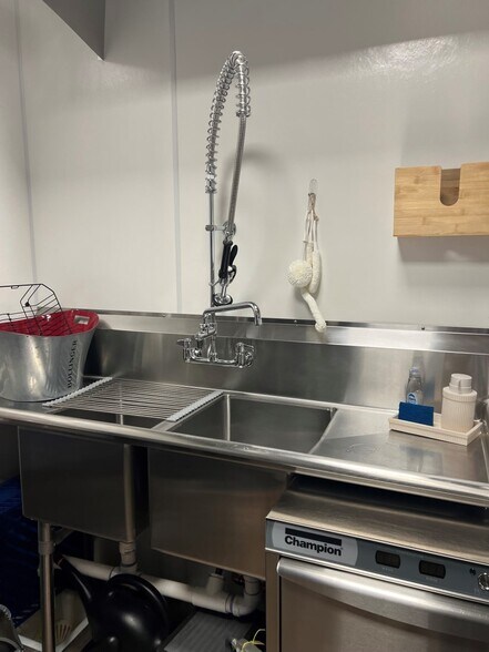 More Photos Of 1040 Main St, Napa Office For Lease