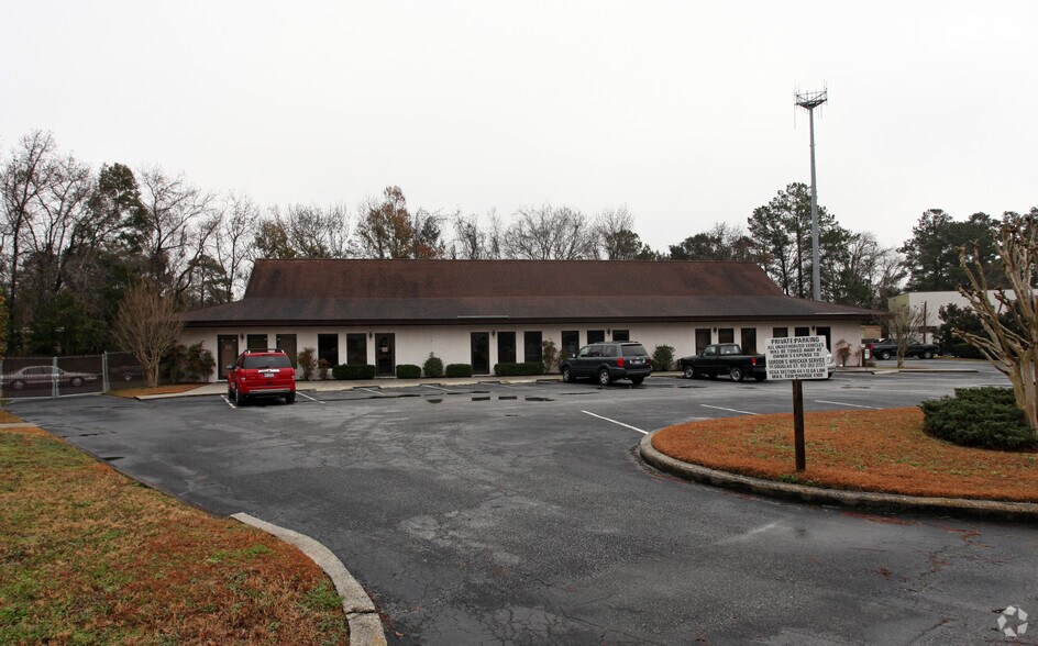 More Photos Of 8 Mall Ct, Savannah Office For Lease