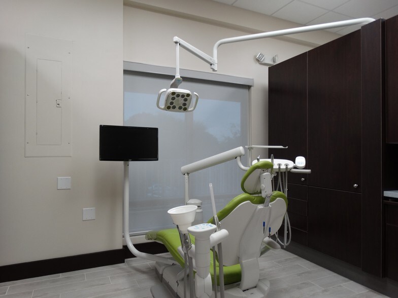 More Photos Of 6051-6095 W Commercial Blvd, Tamarac Medical For Sale