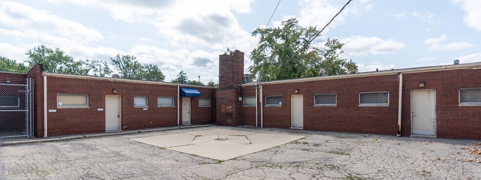More Photos Of 18101-18111 E Warren Ave, Detroit Medical For Sale