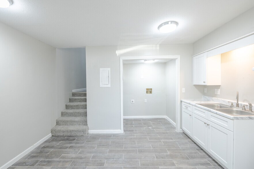 More Photos Of 961 Old Hickory Blvd, Jackson Apartments For Sale