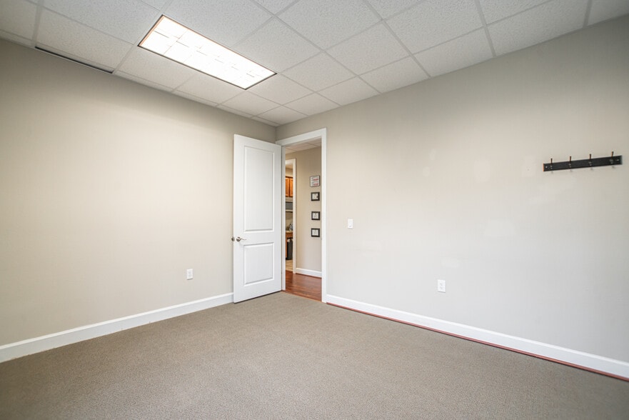 More Photos Of 2219 Sawdust Rd, The Woodlands Medical For Sale