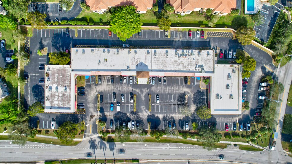 More Photos Of 7118-7170 N Nob Hill Rd, Tamarac General Retail For Lease