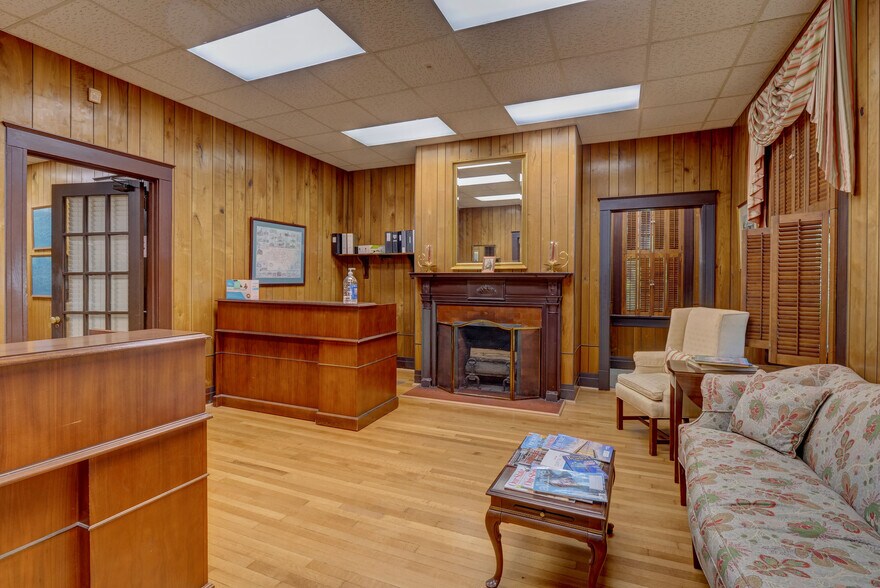 More Photos Of 14 S 5th Ave, Wilmington Office For Sale