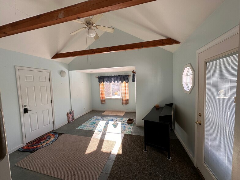 More Photos Of 54 Old Main St, South Yarmouth Flex For Sale