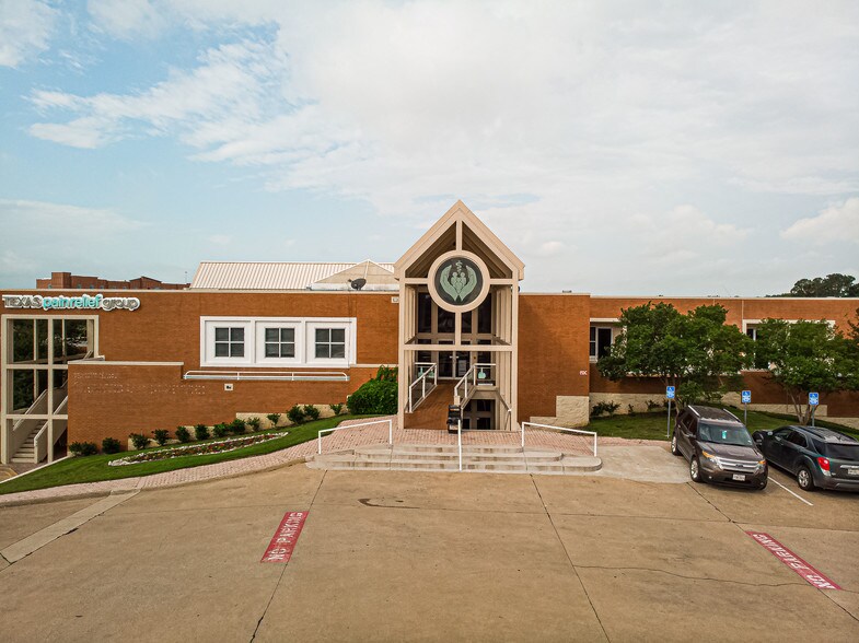 More Photos Of 1717 Precinct Line Rd, Hurst Medical For Sale