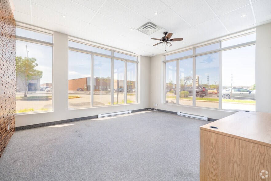 More Photos Of 9175-9225 Boul Langelier, Montréal Warehouse For Lease