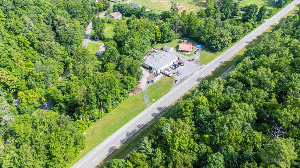 More Photos Of 5560 Highway 19 E, Hampton Manufacturing For Sale