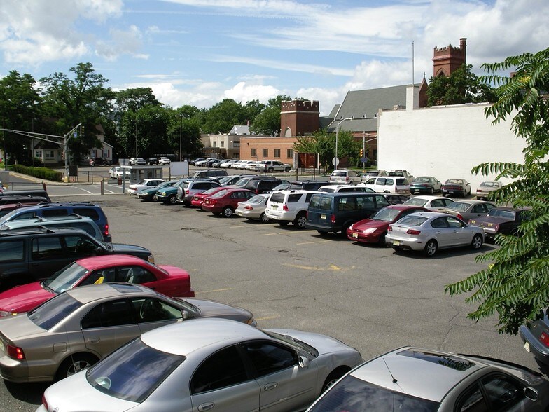 More Photos Of 242 State St, Hackensack Freestanding For Lease