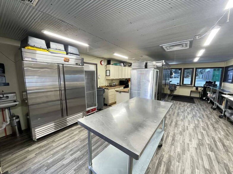 More Photos Of 223 S Main St, Valentine General Retail For Sale