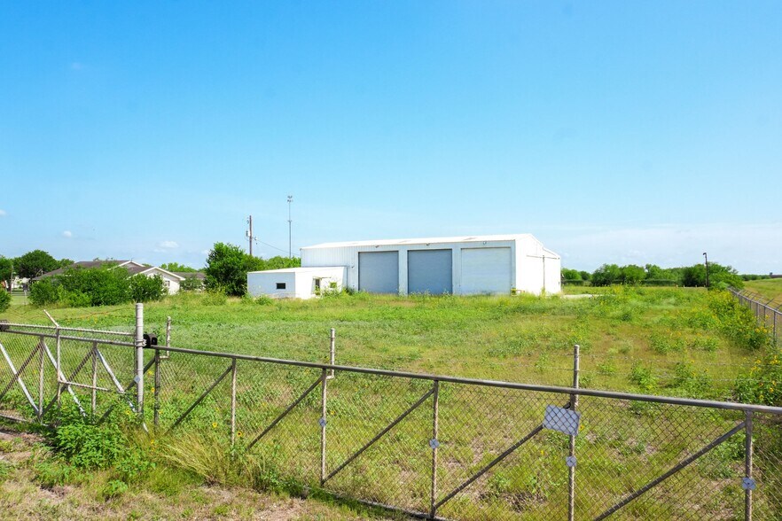 Primary Photo Of 552 Austin St, Robstown Warehouse For Sale