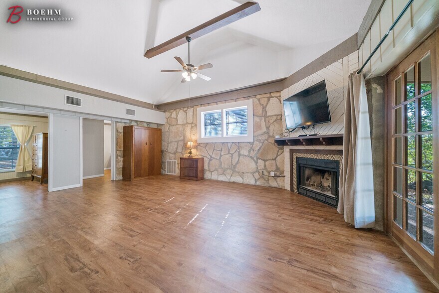 More Photos Of 137 Old San Antonio Rd, Boerne Apartments For Sale