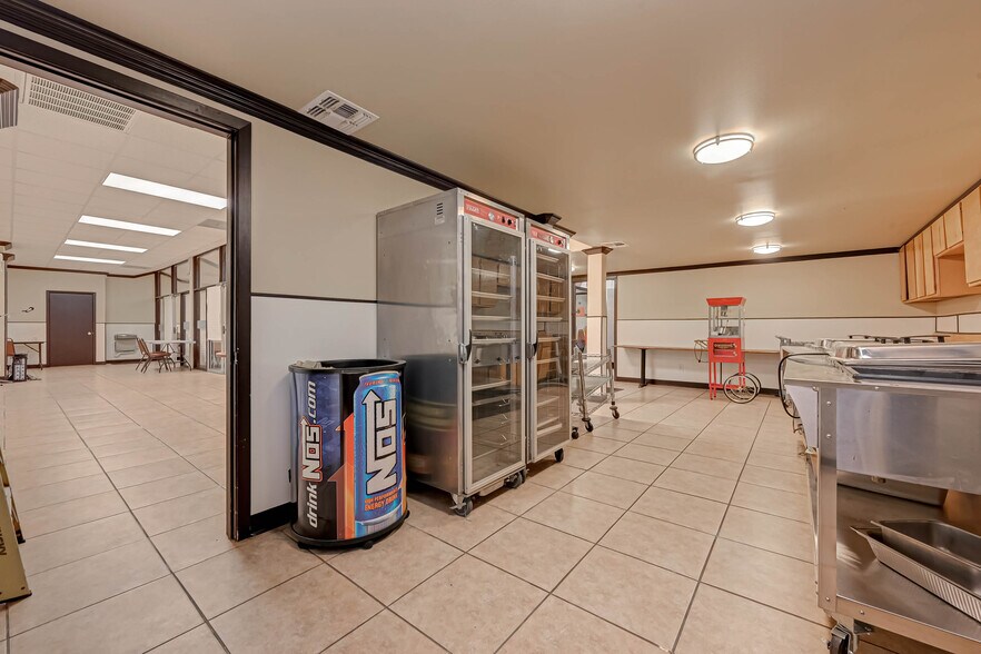 More Photos Of 3402 Amanda Ln, Houston Flex For Sale