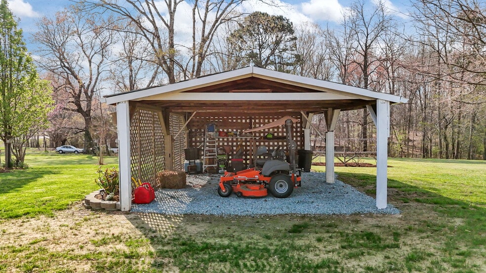 More Photos Of 10612 Durham Rd, Timberlake Flex For Sale