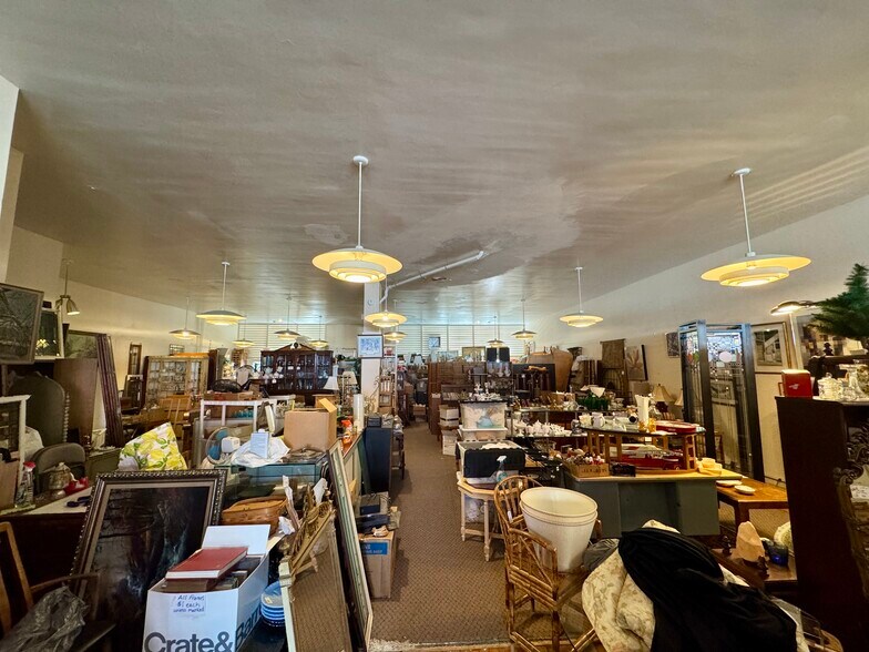 More Photos Of 3213 Washington Ave, Racine Storefront Retail Residential For Sale