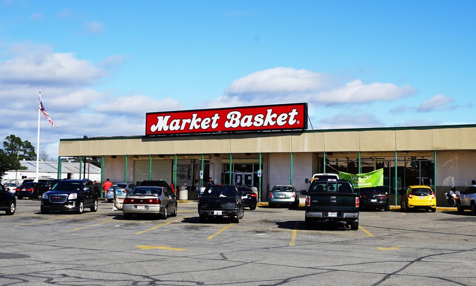 More Photos Of 931-951 3rd Ave, Lake Charles Storefront For Sale