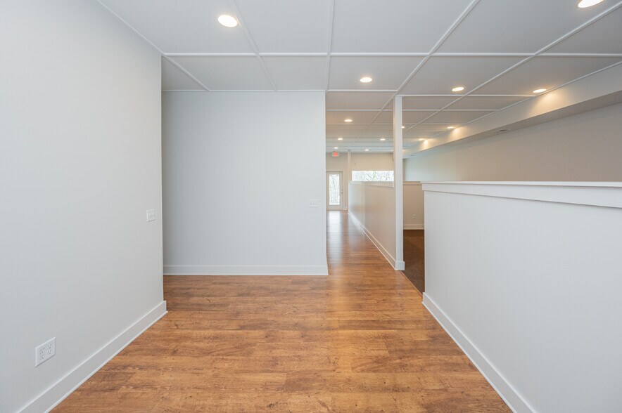 More Photos Of 911 Creekside Ct, Helena Storefront Retail Residential For Sale