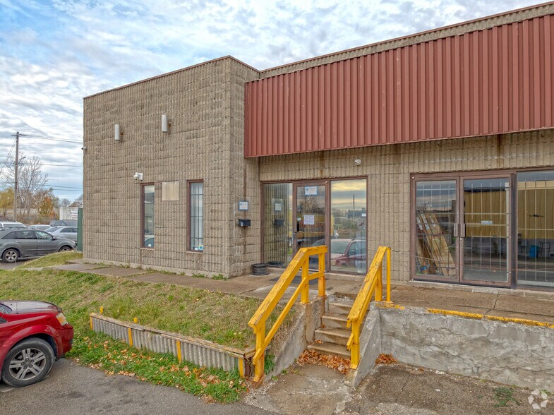 More Photos Of 525 First St, London Flex For Sale