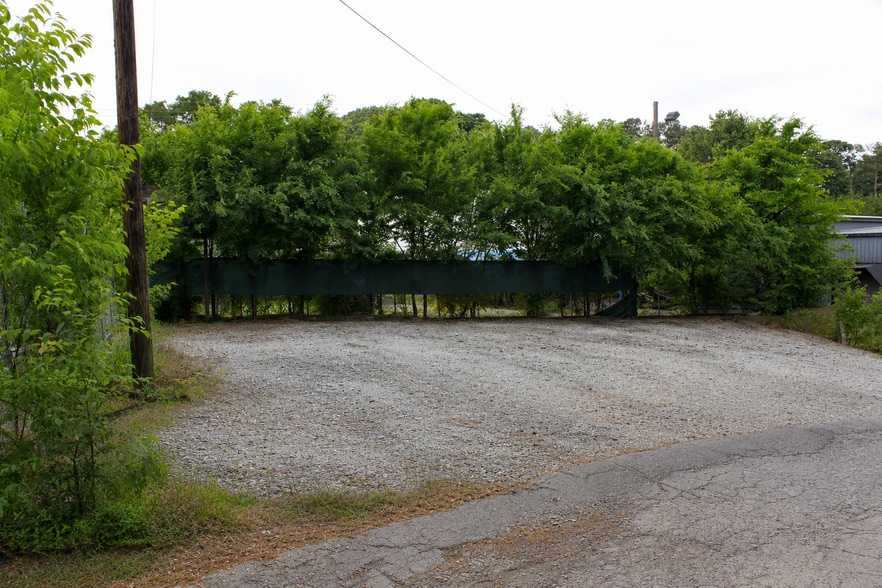More Photos Of 6662 Buford Hwy, Atlanta Auto Dealership For Lease
