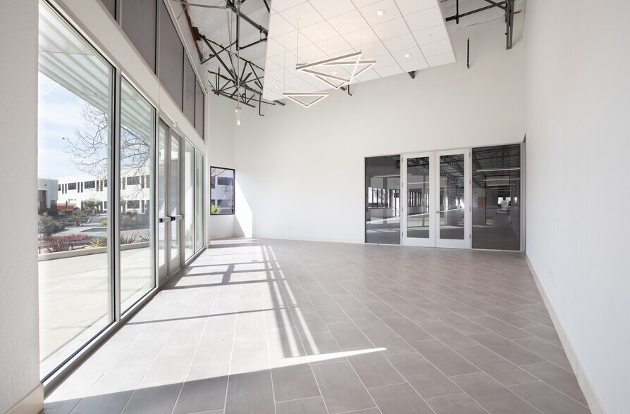More Photos Of 140 Baytech Dr, San Jose Research And Development For Lease