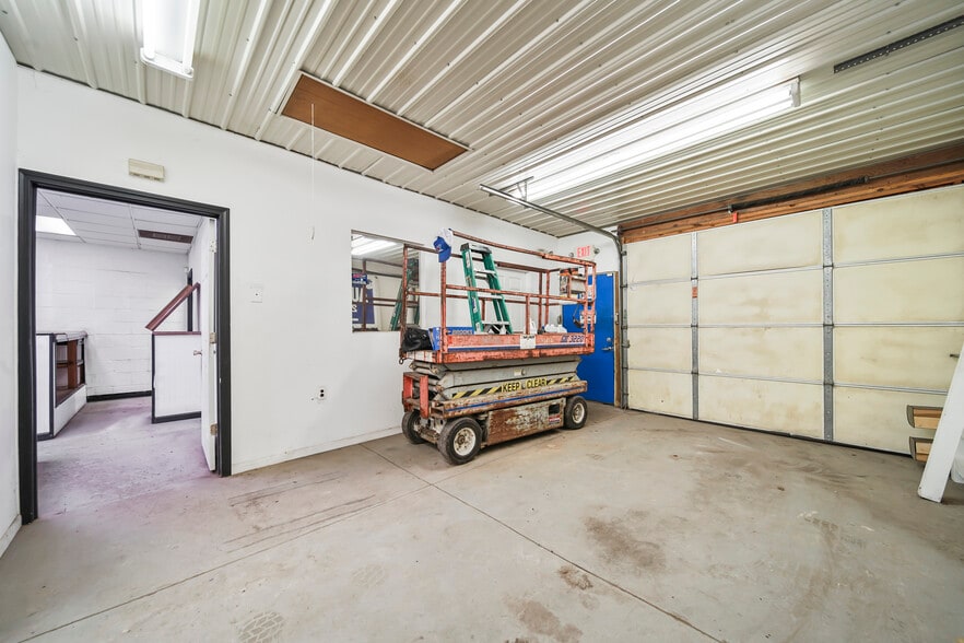 More Photos Of 105 S Ortonville Rd, Ortonville Freestanding For Sale