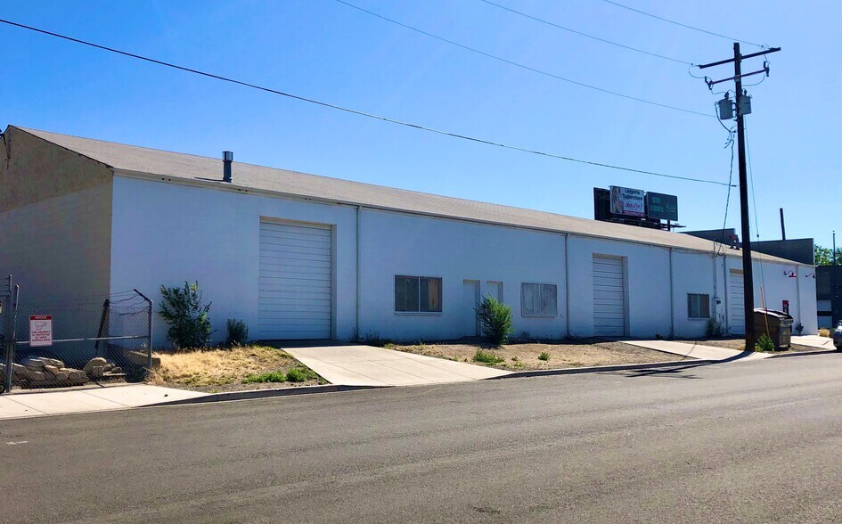 More Photos Of 600 S Rock Blvd, Sparks Warehouse For Sale