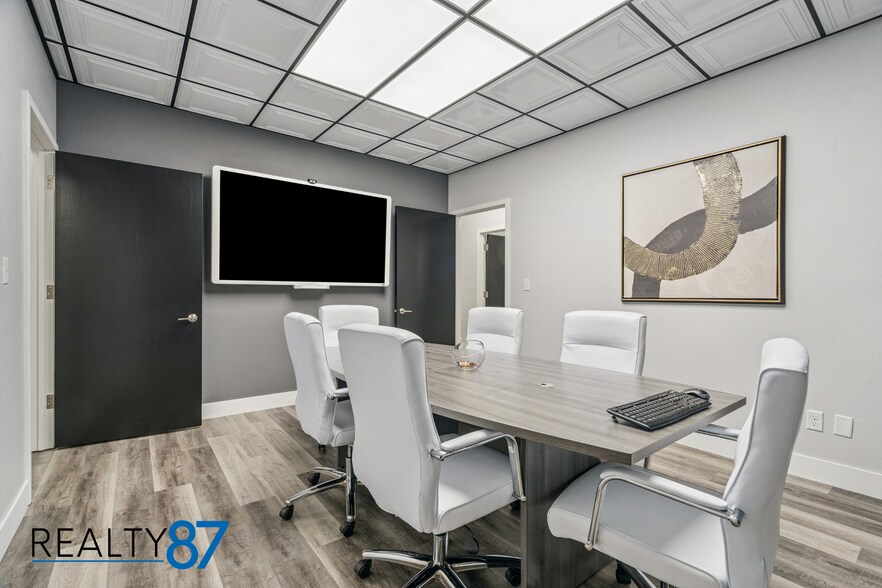 More Photos Of 3900 River Ridge Dr NE, Cedar Rapids Office For Lease