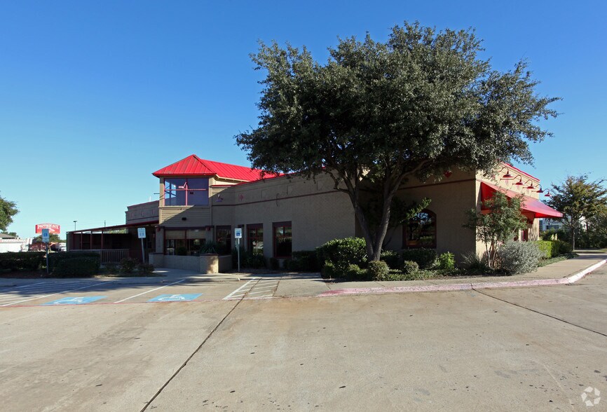 10310 Lombardy Ln, Dallas, TX 75220 Retail