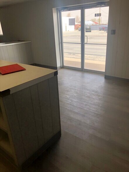 More Photos Of 1400 W 2nd St, Odessa Warehouse For Lease