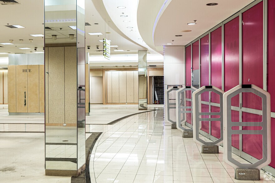 More Photos Of 18813 E 39th St, Independence Unknown For Lease