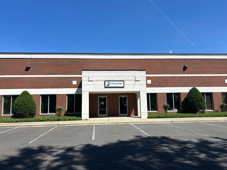 More Photos Of 3120 Latrobe Dr, Charlotte Showroom For Lease