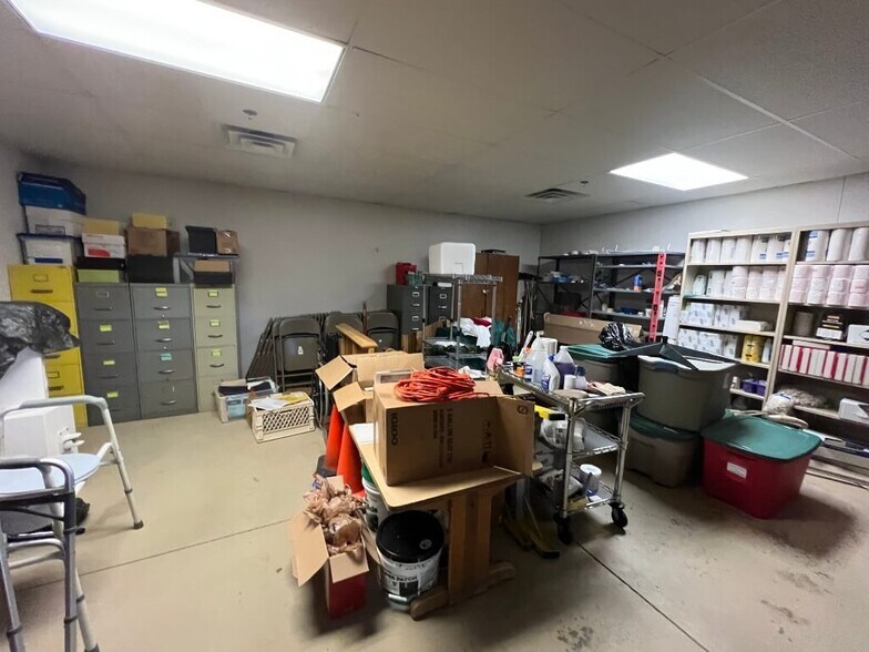 More Photos Of 212 S Sherman St, Leslie Religious Facility For Sale