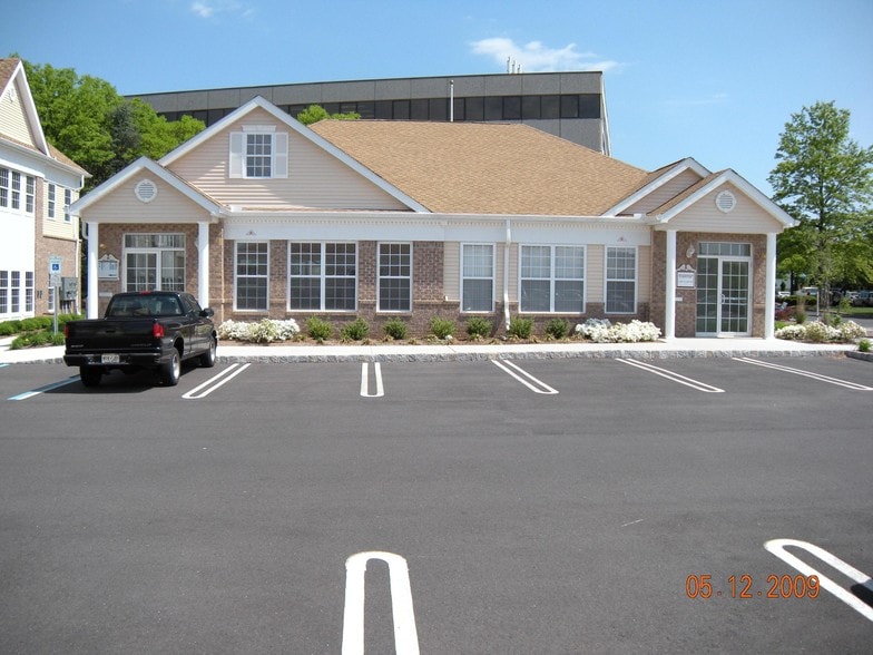 More Photos Of 28 Wills Way, Piscataway Medical For Sale