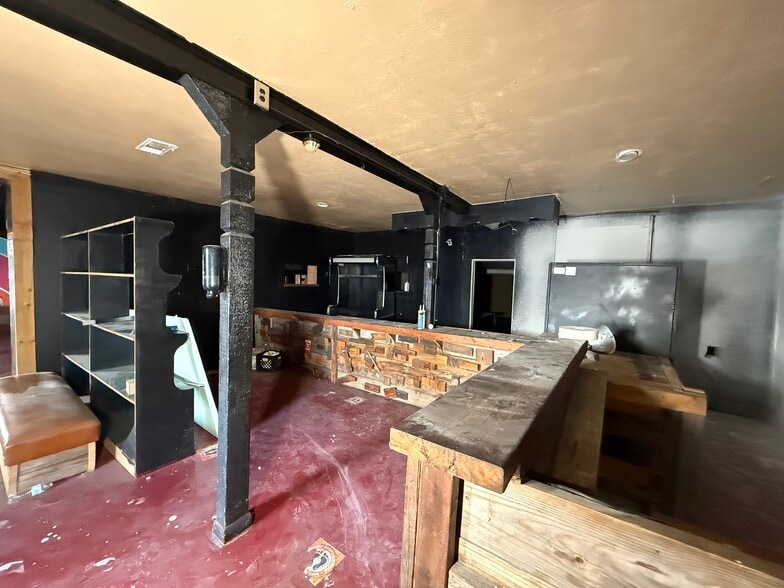 More Photos Of 2941 E Houston St, San Antonio Convenience Store For Lease