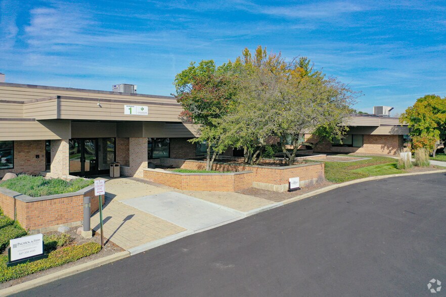 More Photos Of 1204-1332 W Northwest Hwy, Palatine Office For Lease