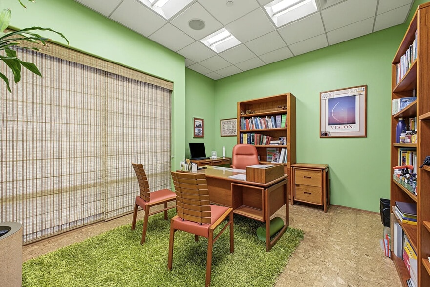 More Photos Of 20045 N 19th Ave, Phoenix Medical For Sale