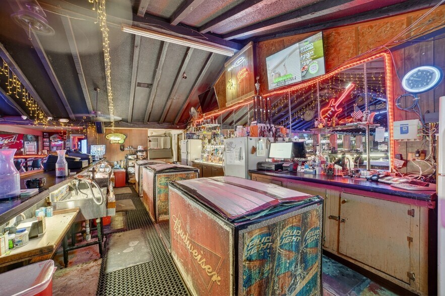 More Photos Of 304 FM 148, Terrell Sports And Entertainment For Sale