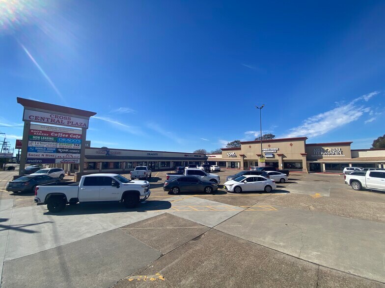 More Photos Of 3500-3536 FM 365, Nederland Unknown For Lease