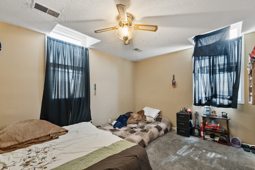 More Photos Of 2319 Vinton St, Omaha Office Residential For Sale