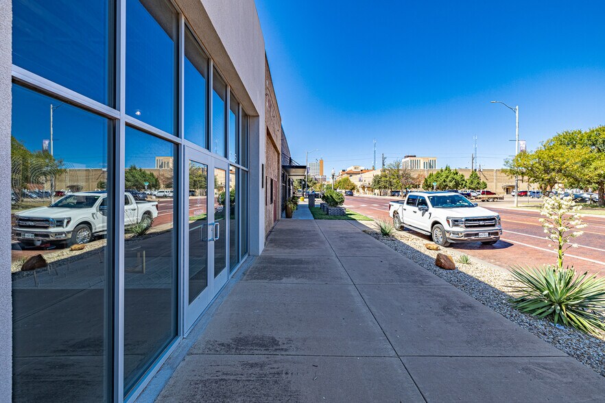 More Photos Of 615 Broadway St, Lubbock Office For Lease
