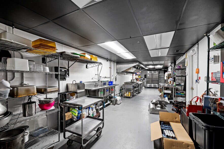 More Photos Of 13 W Allegheny Ave, Towson Storefront For Sale