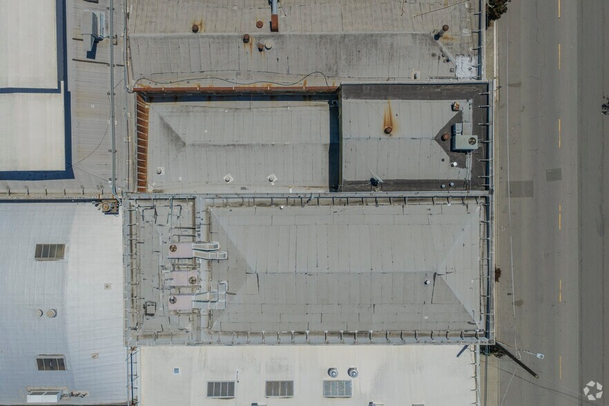 More Photos Of 620 3rd St, Oakland Light Distribution For Lease