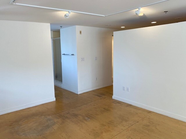 More Photos Of 615 Hampton Dr, Venice Apartments For Sale
