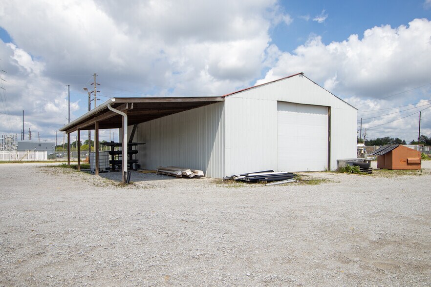 More Photos Of 1306 Bedford St, Indianapolis Warehouse For Sale