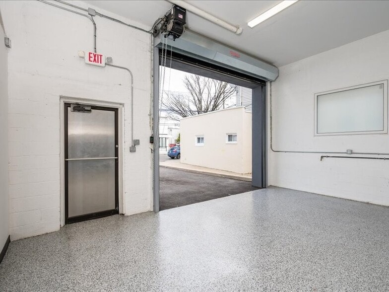 More Photos Of 28 Willowdale Ave, Port Washington Industrial For Sale