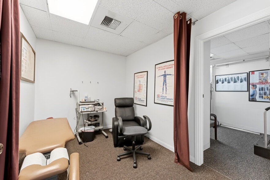 More Photos Of 2900 Bristol St, Costa Mesa Office For Sale